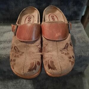 Klogs Brand *Austin* Tan Suede  Clogs Sz 7M Adjustable Strap $149 MSRP